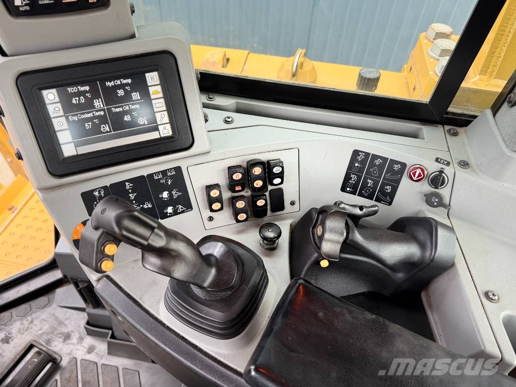 CAT D8T - CE document and TA2 Inspection available Dozere Beltegående