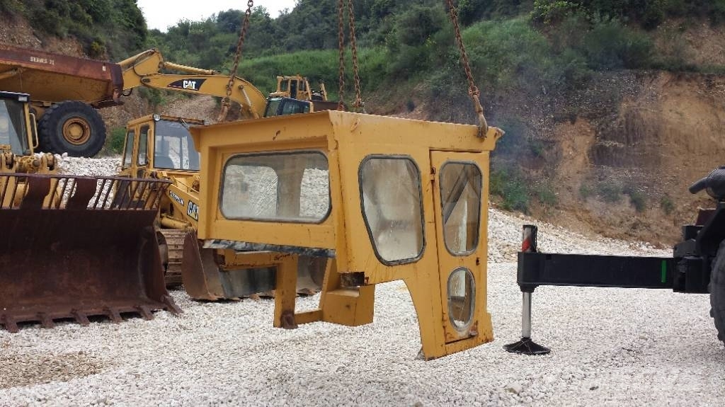CAT Καμπίνα Caterpillar Cabins and interior