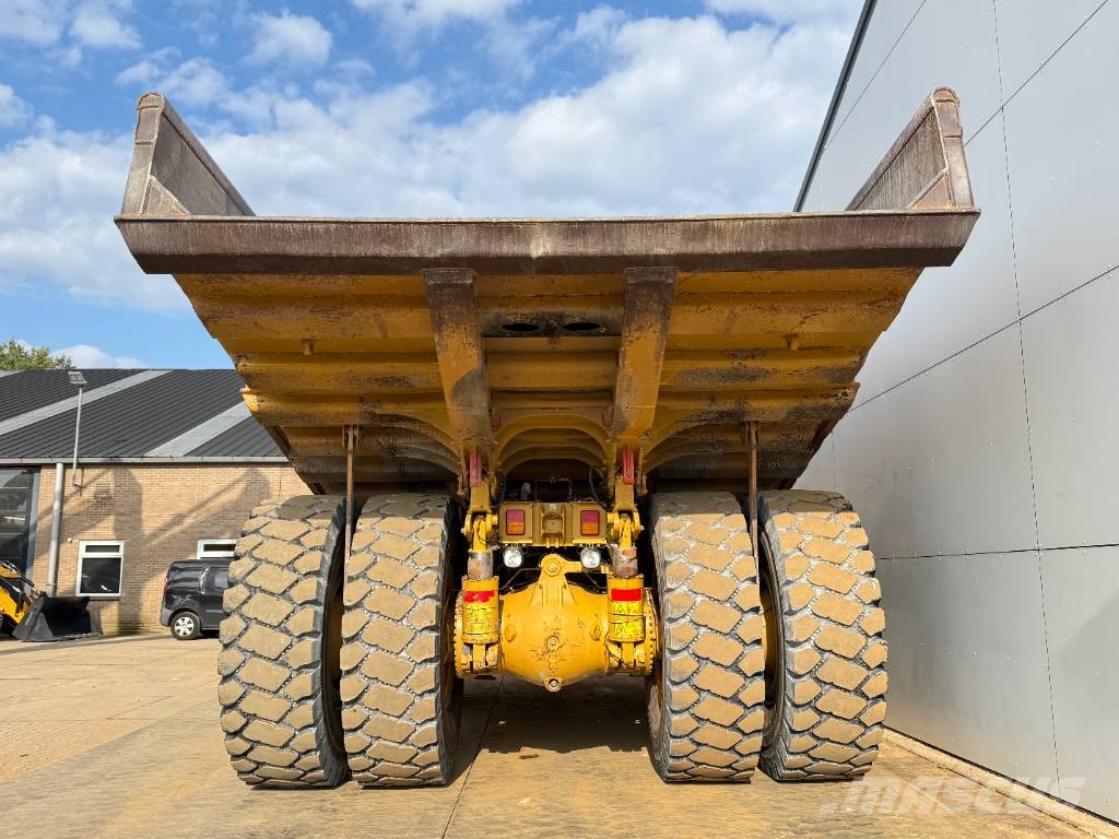 CAT 775F - German Machine / Auto Greasing Starre dumpers