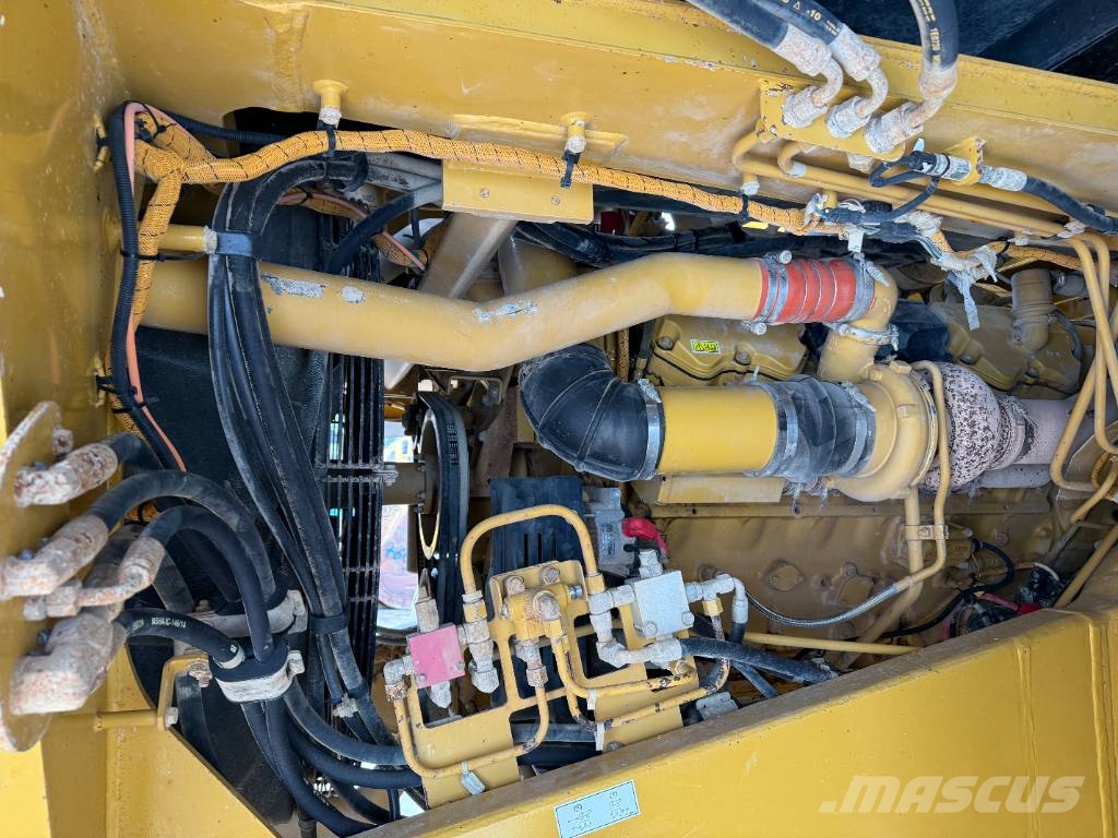 CAT 775F - German Machine / Auto Greasing Starre dumpers
