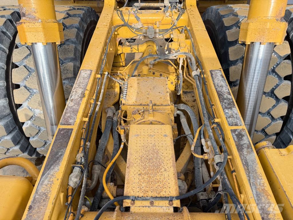 CAT 775F - German Machine / Auto Greasing Starre dumpers