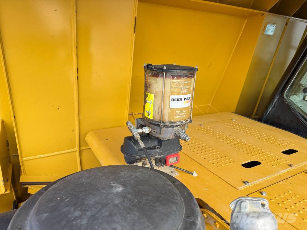 CAT 775F - German Machine / Auto Greasing Starre dumpers