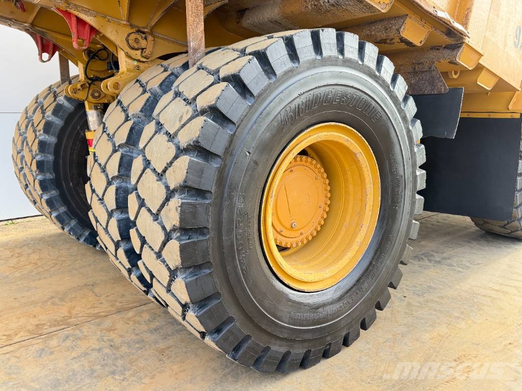 CAT 775F - German Machine / Auto Greasing Starre dumpers