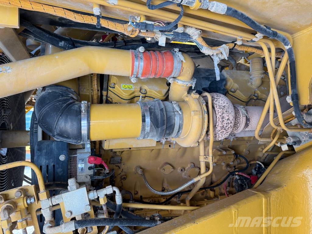 CAT 775F - German Machine / Auto Greasing Starre dumpers