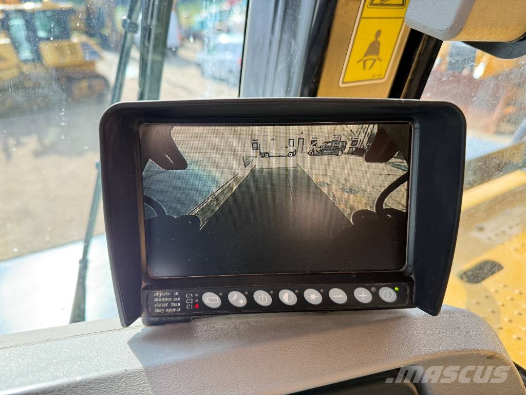 CAT 775F - German Machine / Auto Greasing Starre dumpers