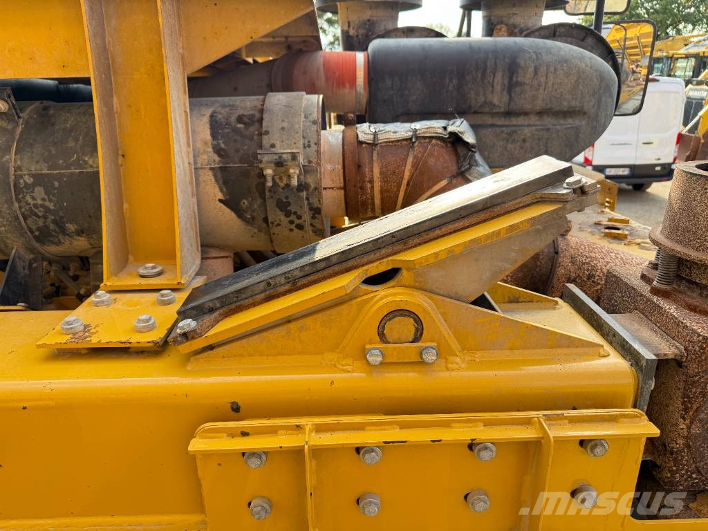 CAT 775F - German Machine / Auto Greasing Starre dumpers