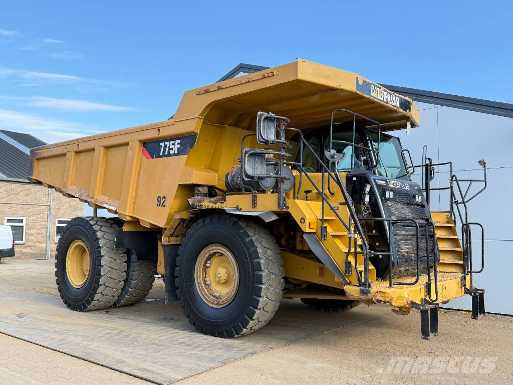 CAT 775F - German Machine / Auto Greasing Starre dumpers