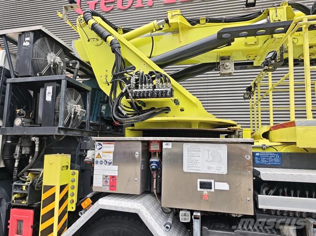 Volvo FMX 460 8x4 AMV 11 SWL 10.000R Tunnelplatform Camion nacelle