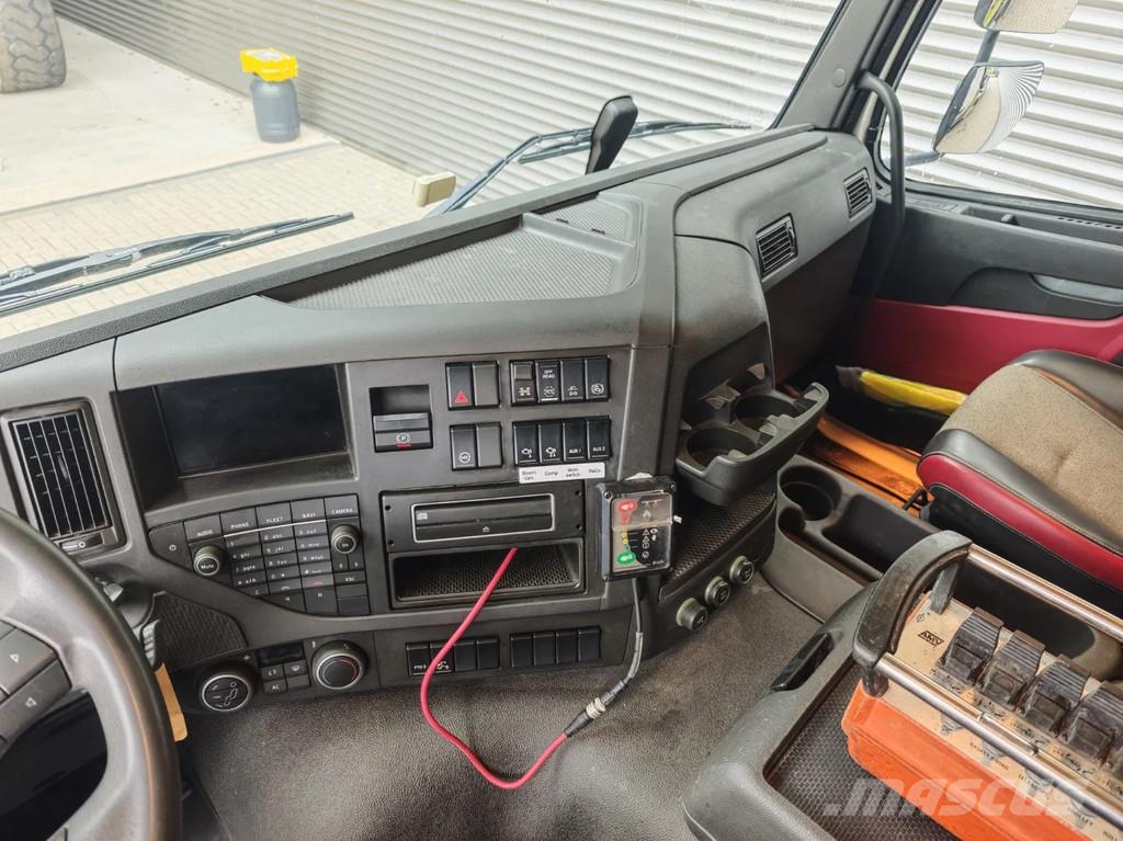 Volvo FMX 460 8x4 AMV 11 SWL 10.000R Tunnelplatform Camion nacelle