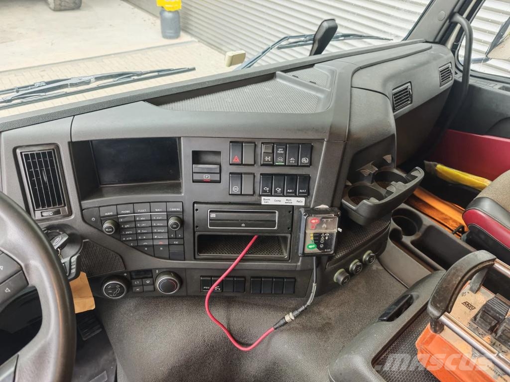 Volvo FMX 460 8x4 AMV 11 SWL 10.000R Tunnelplatform Camion nacelle