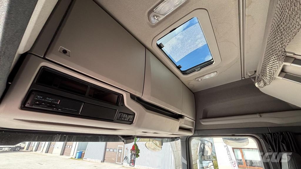 Scania R540 8x4*4 EURO6 + RETARDER + 8600mm CHASSIS Camiones con chasís y cabina