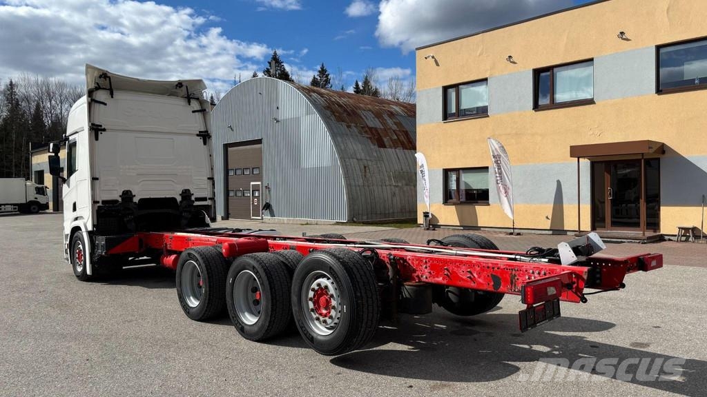 Scania R540 8x4*4 EURO6 + RETARDER + 8600mm CHASSIS Camiones con chasís y cabina