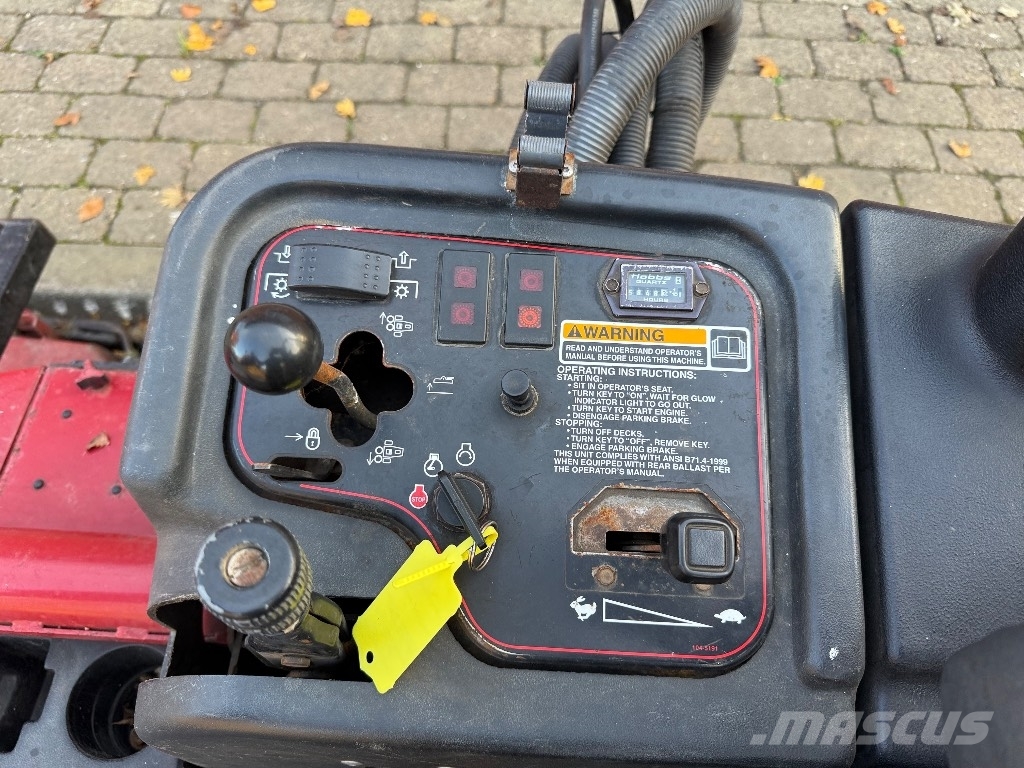 Toro GROUNDSMASTER 3500D 骑乘式割草机