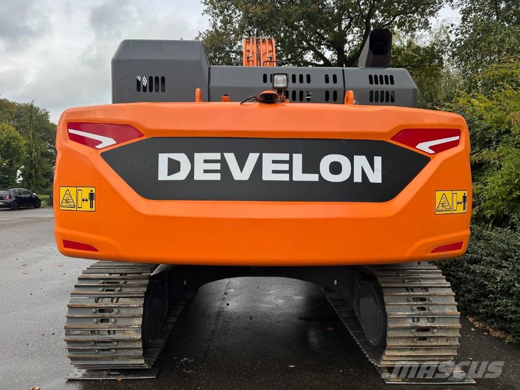 Develon DX 300 LC-7M حفارات زحافة