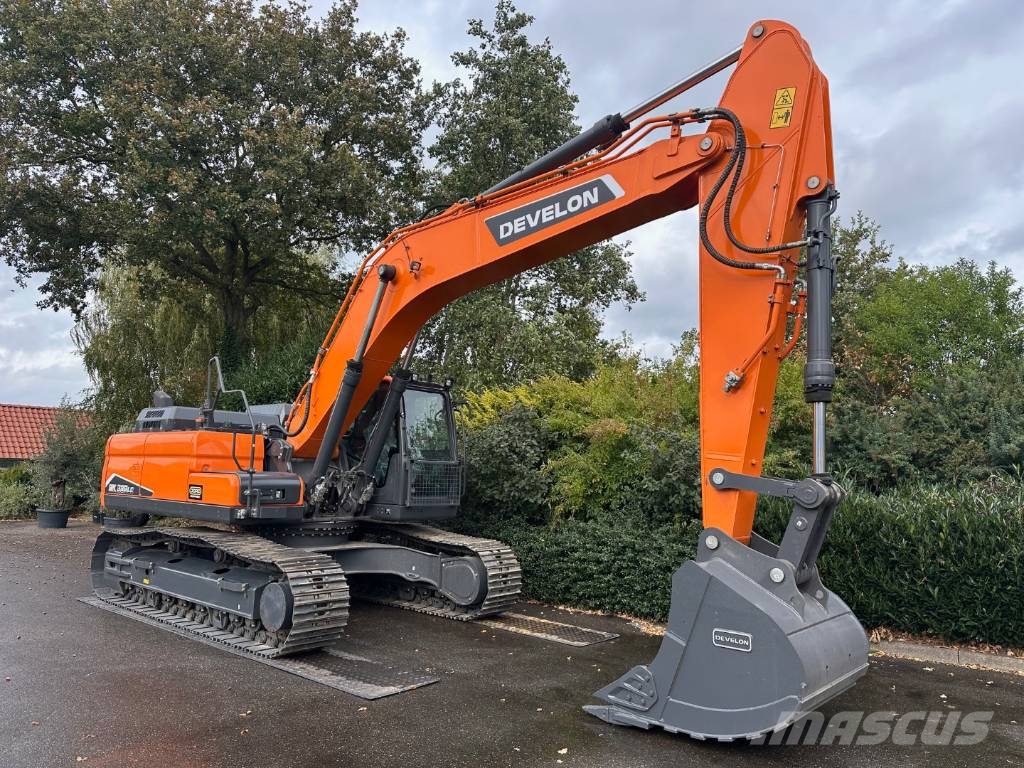 Develon DX 300 LC-7M حفارات زحافة