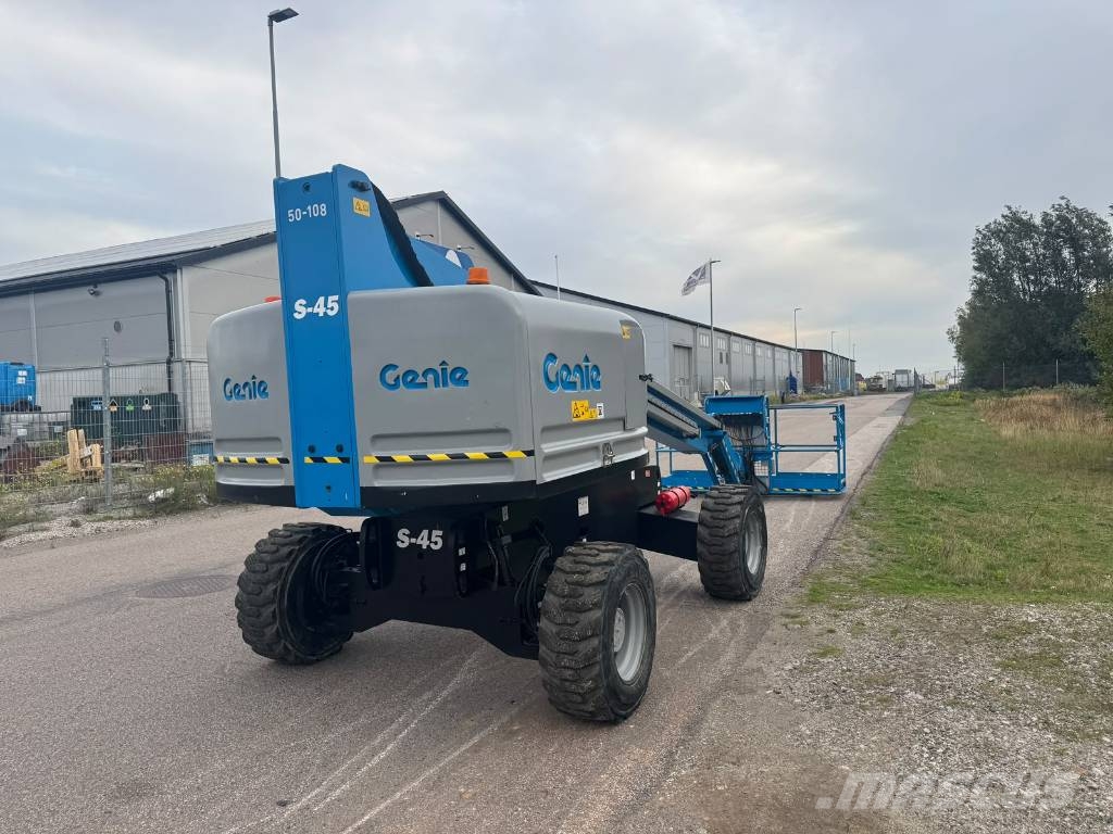 Genie S 45 Iseliikuvad poomtõstukid