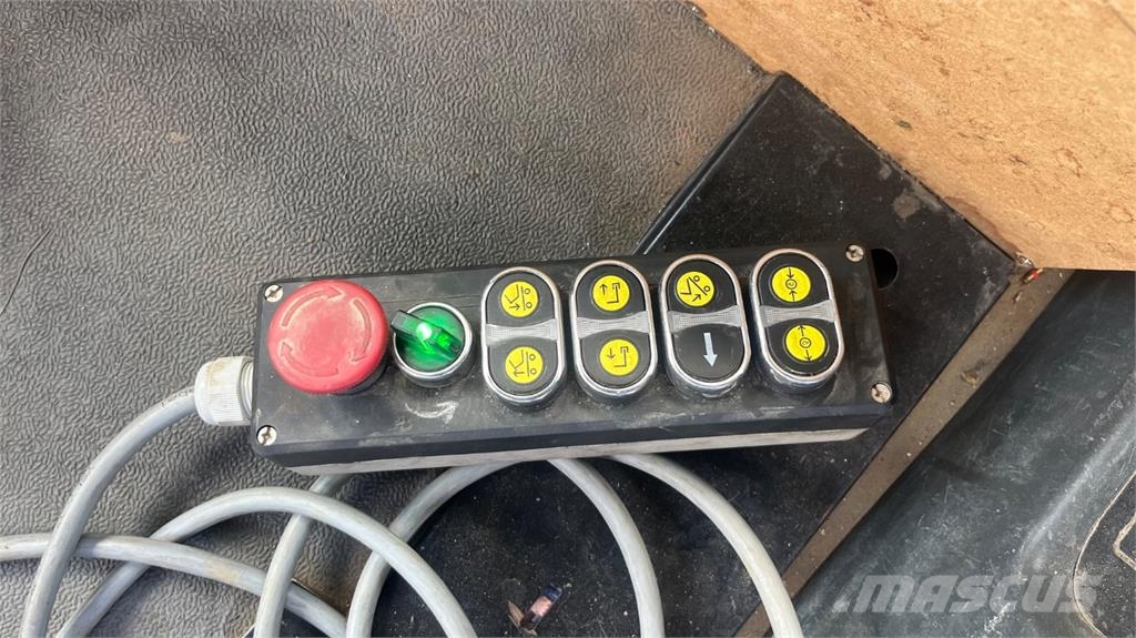 MAN TGA 26.350 6X4 شاحنات بمقصورة وهيكل