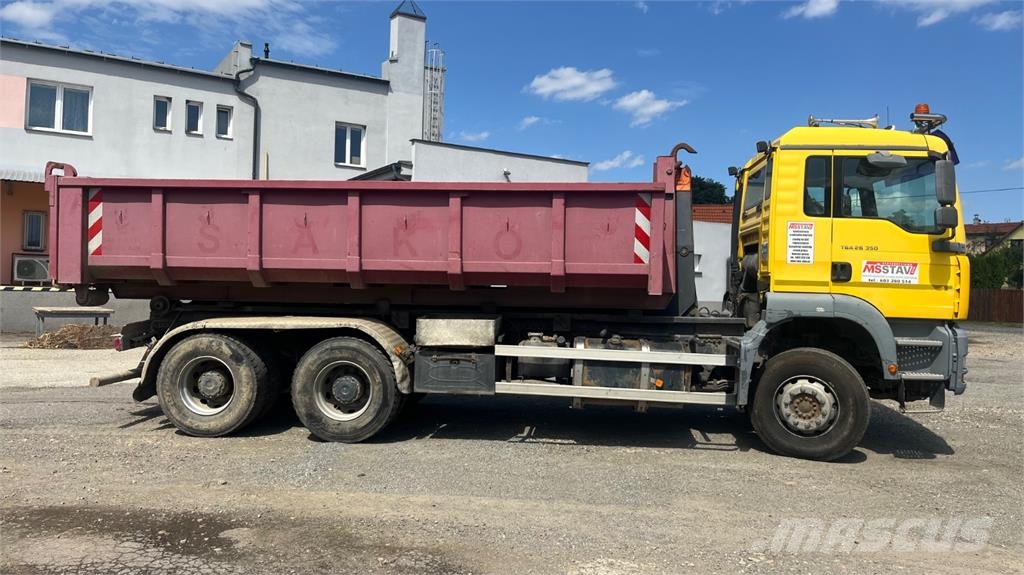 MAN TGA 26.350 6X4 شاحنات بمقصورة وهيكل