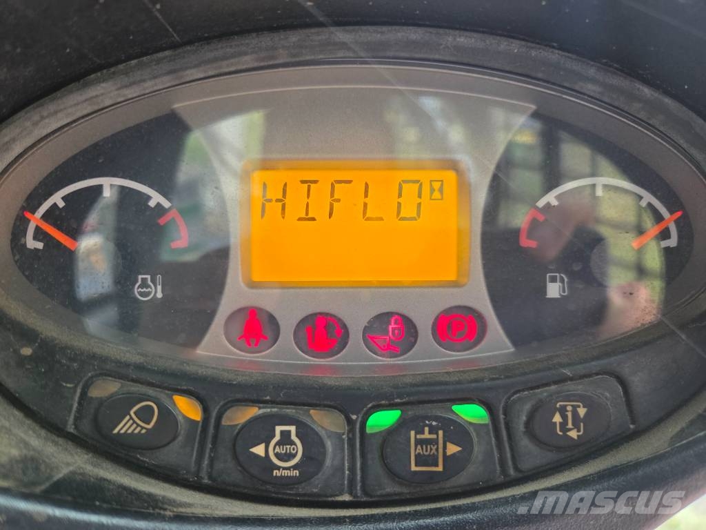 Bobcat T 590 HF Skid steer loaders
