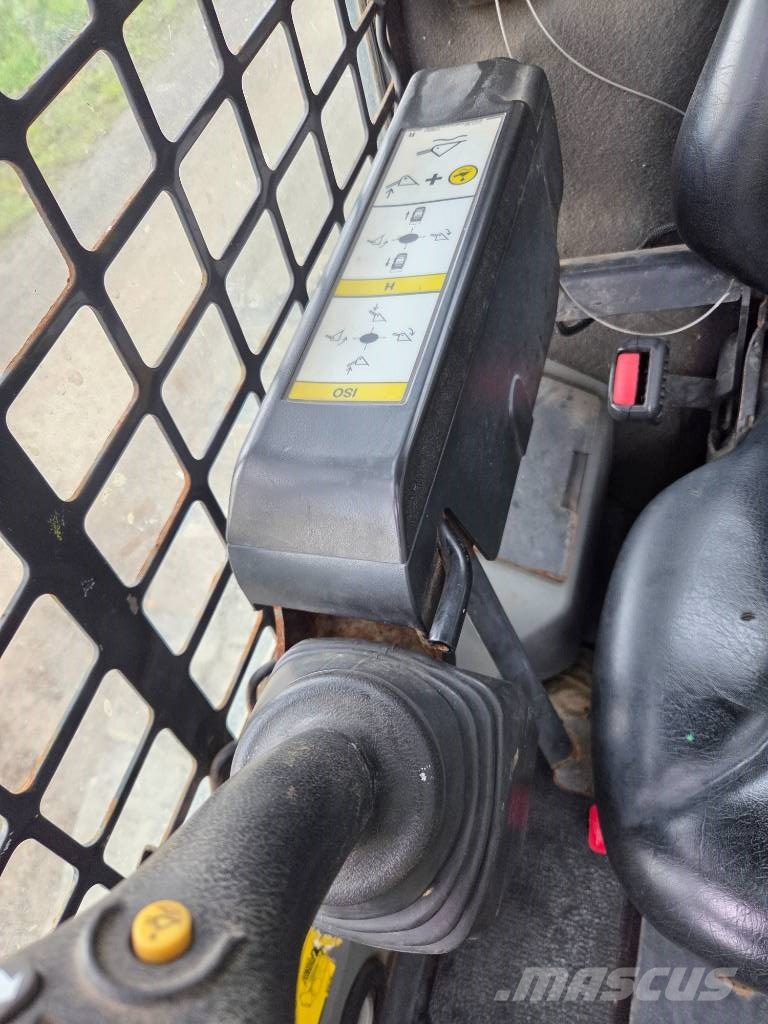 Bobcat T 590 HF Skid steer loaders