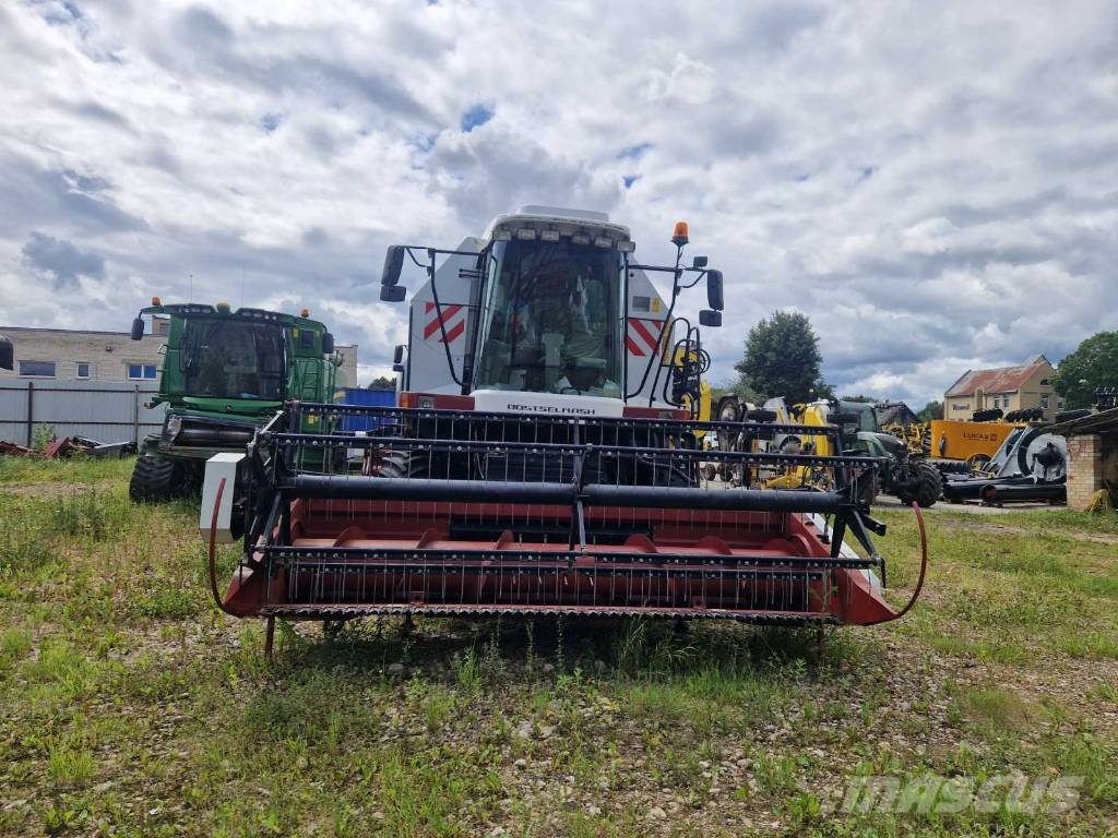 Rostselmash Nova 330 Mietitrebbiatrici