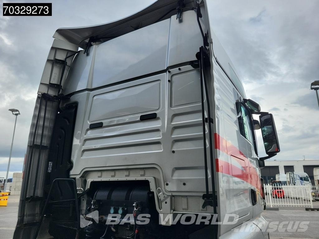 MAN TGX 18.560 4X2 XXL Retarder 2xTanks Full-Air Alcoa Camiones tractor