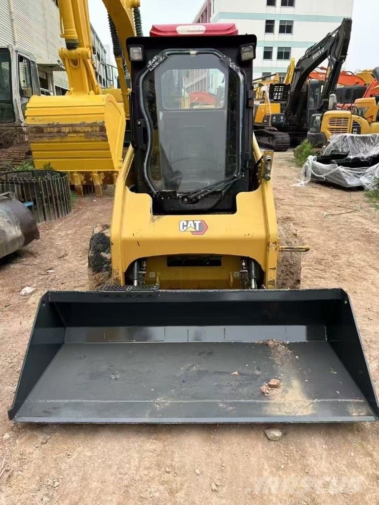 CAT 226 B 3 滑移装载机