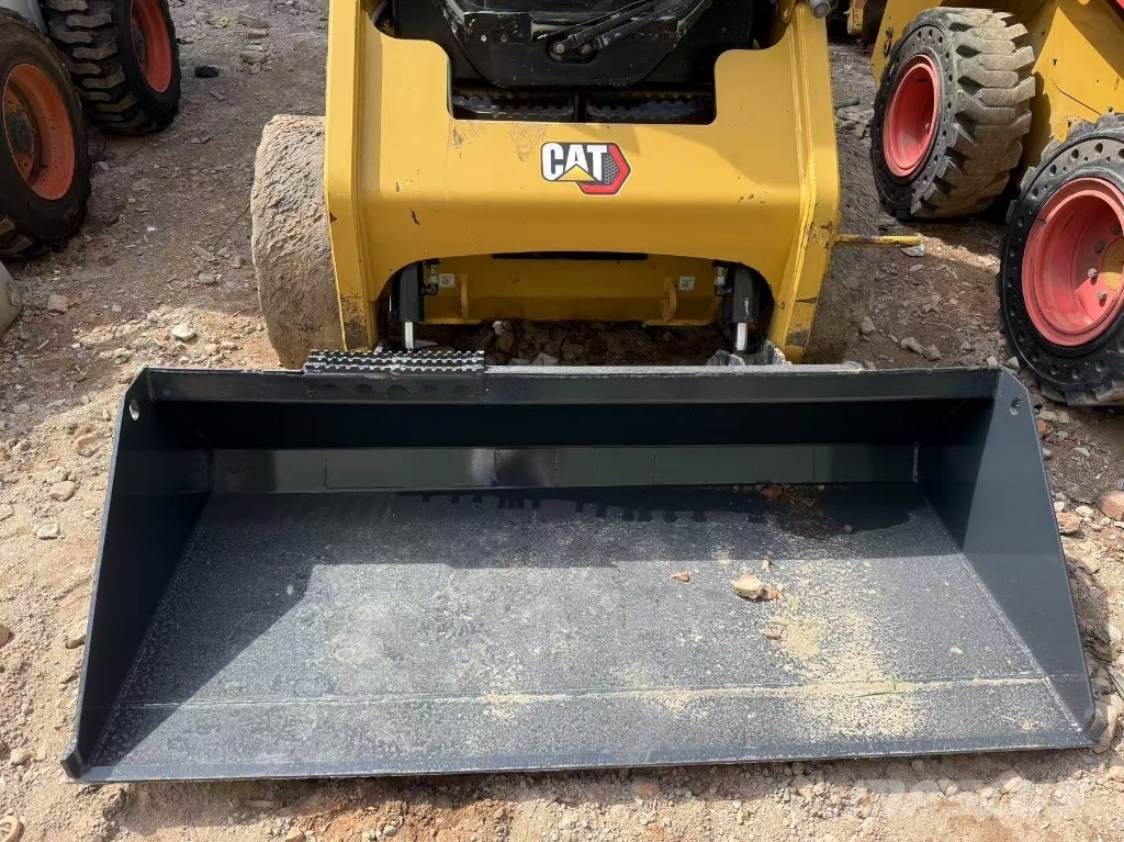 CAT 226 B 3 滑移装载机