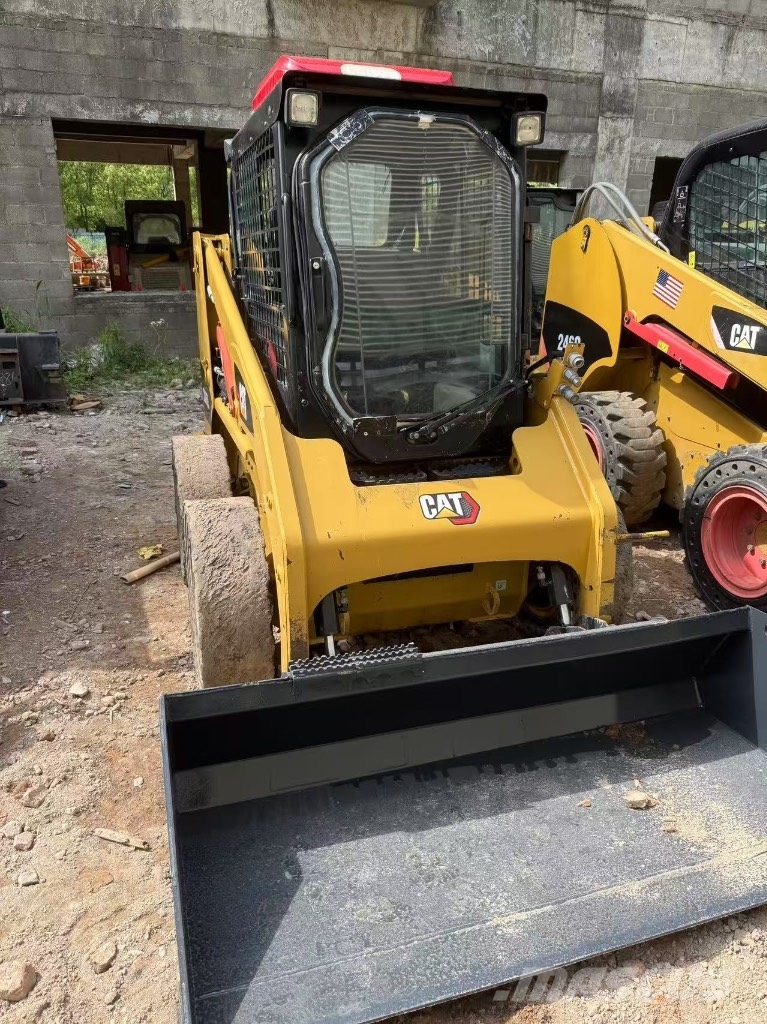 CAT 226 B 3 滑移装载机