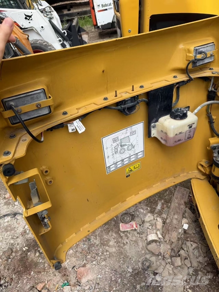 CAT 226 B 3 滑移装载机