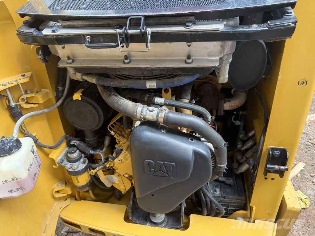 CAT 226 B 3 滑移装载机