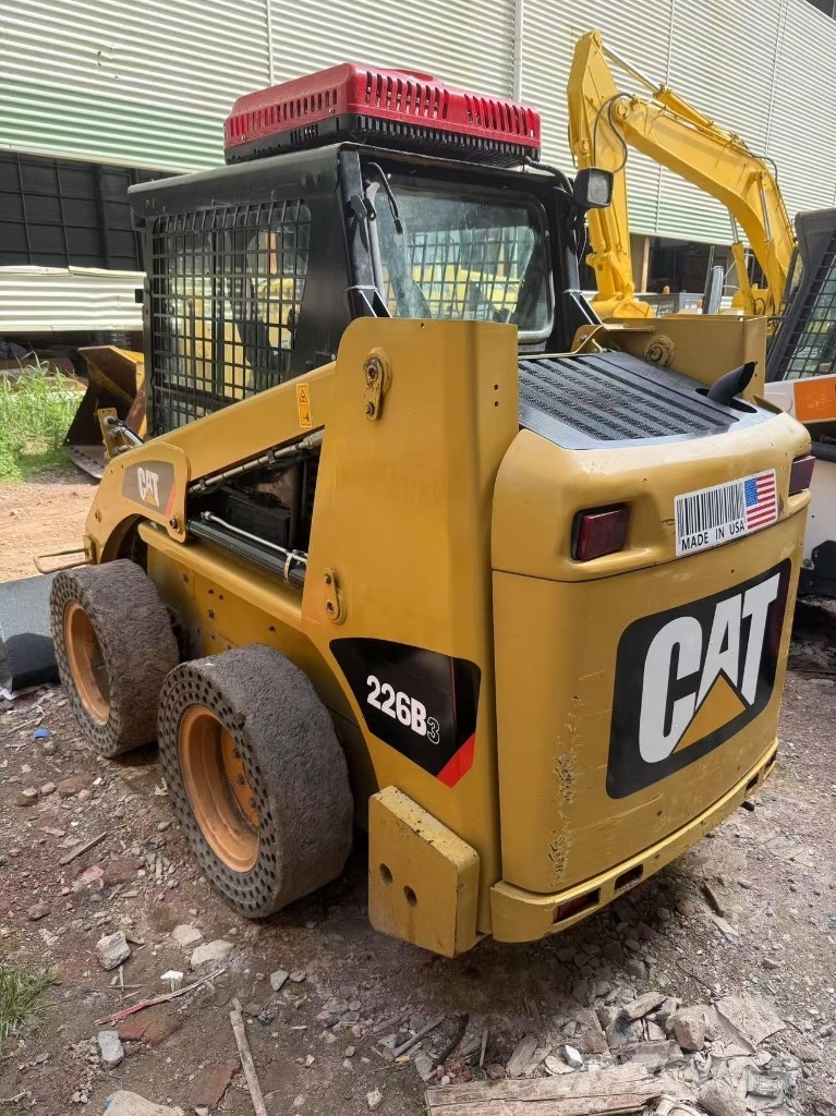 CAT 226 B 3 滑移装载机