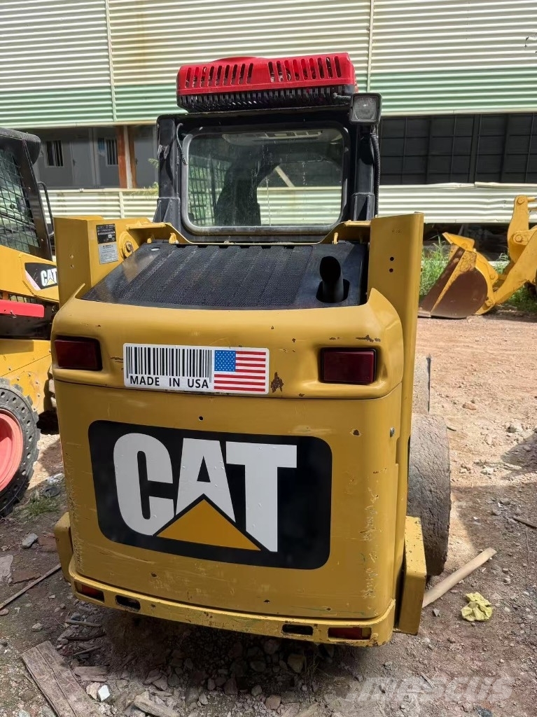 CAT 226 B 3 滑移装载机
