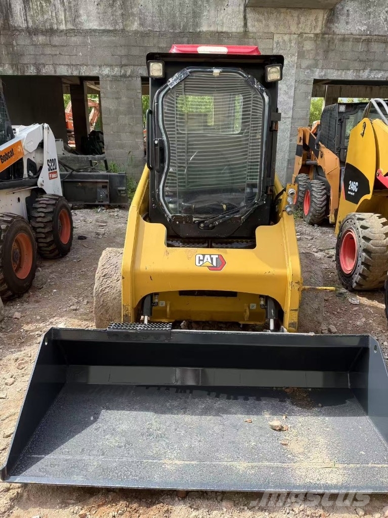 CAT 226 B 3 滑移装载机