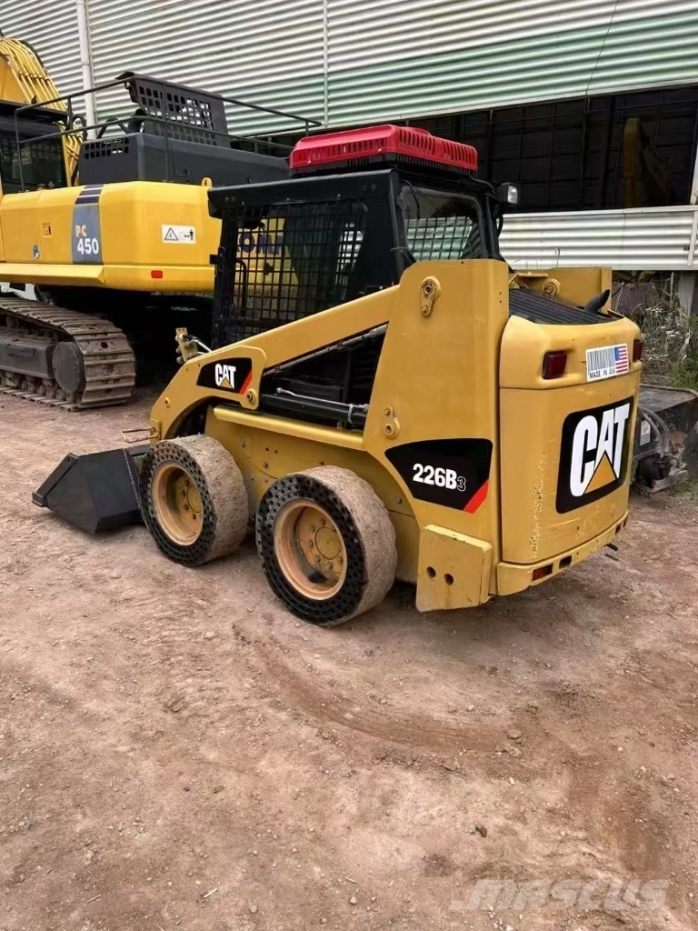 CAT 226 B 3 滑移装载机