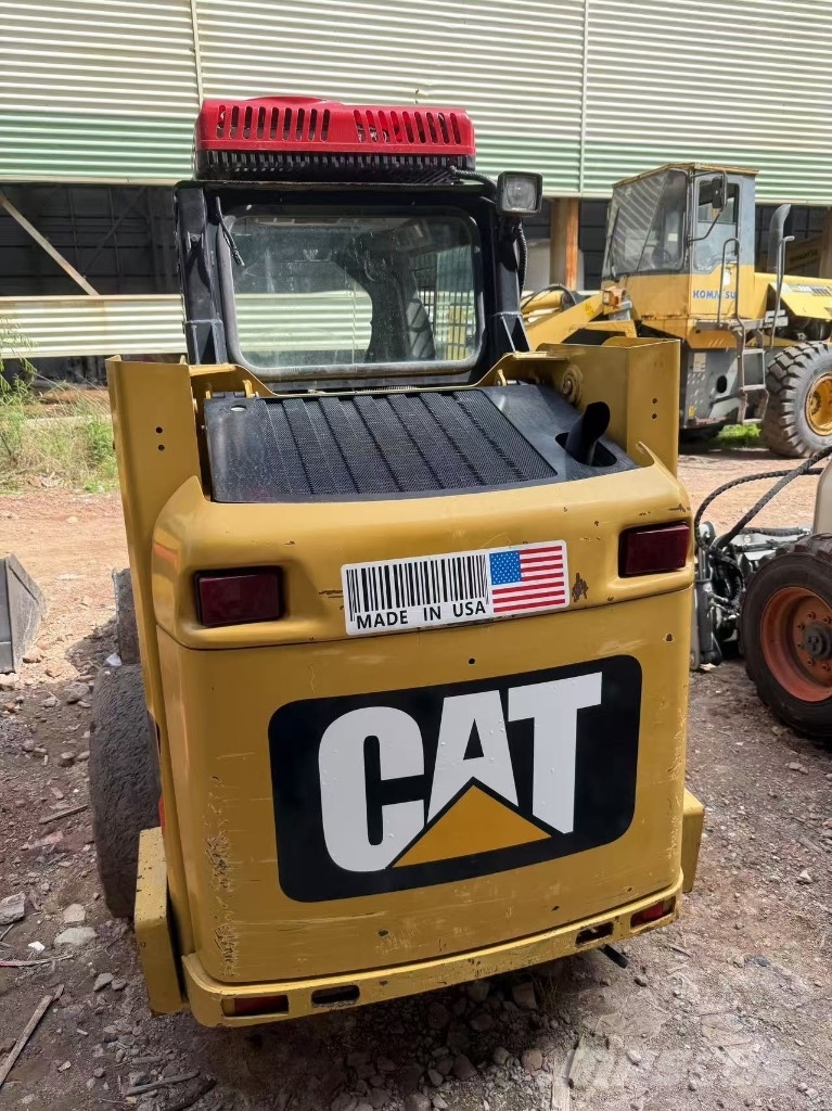 CAT 226 B 3 滑移装载机