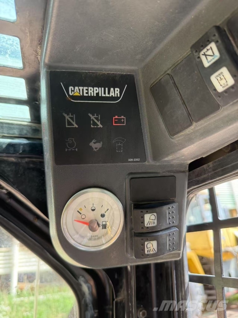 CAT 226 B 3 滑移装载机