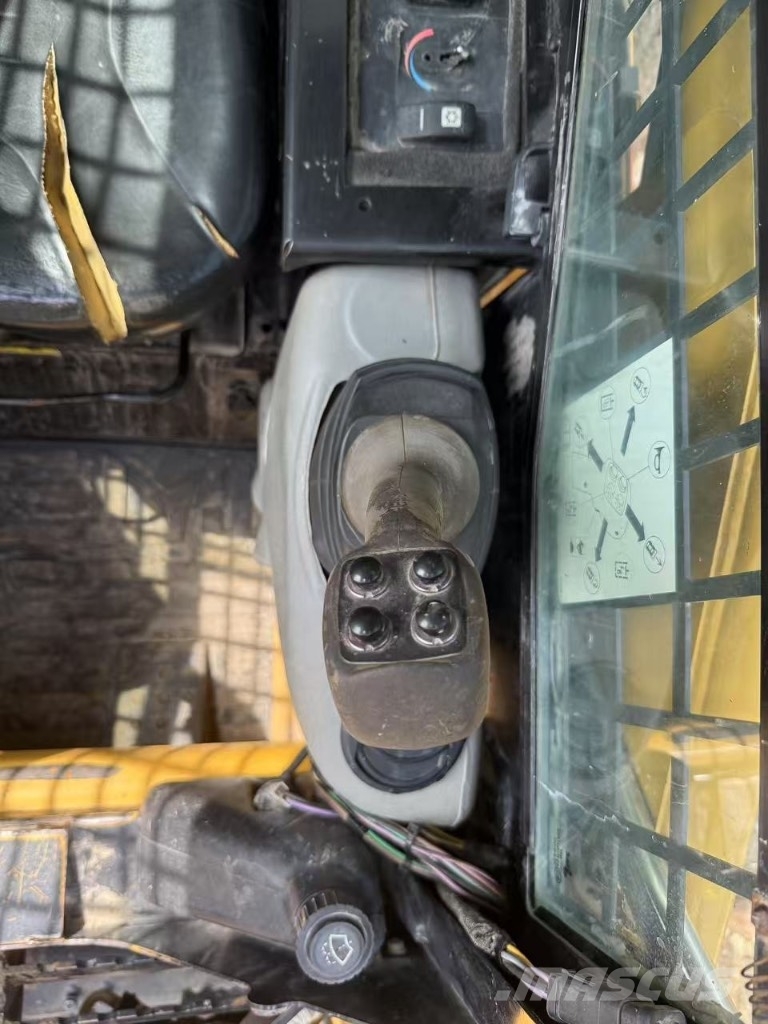 CAT 226 B 3 滑移装载机