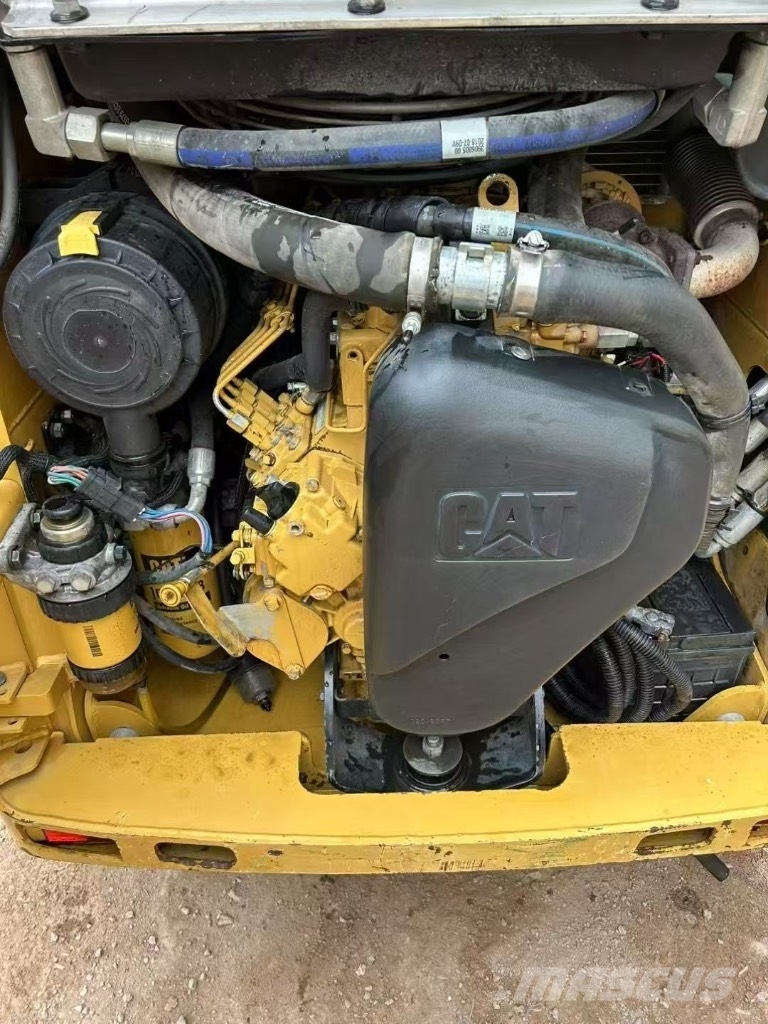 CAT 226 B 3 滑移装载机