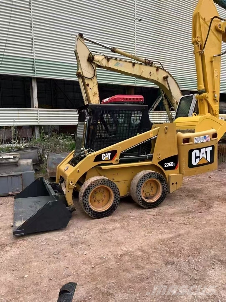 CAT 226 B 3 滑移装载机