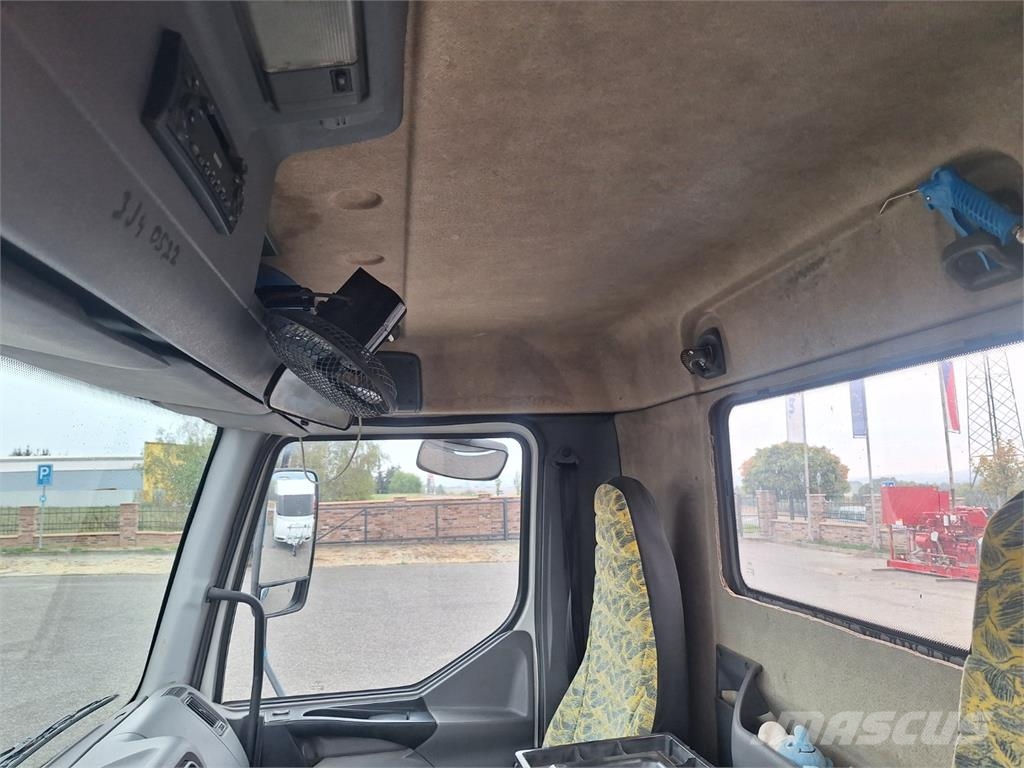 Renault MIDLUM 180.12 Chassis met cabine