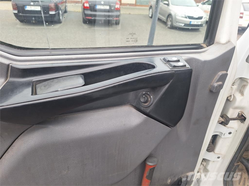 Renault MIDLUM 180.12 Chassis met cabine