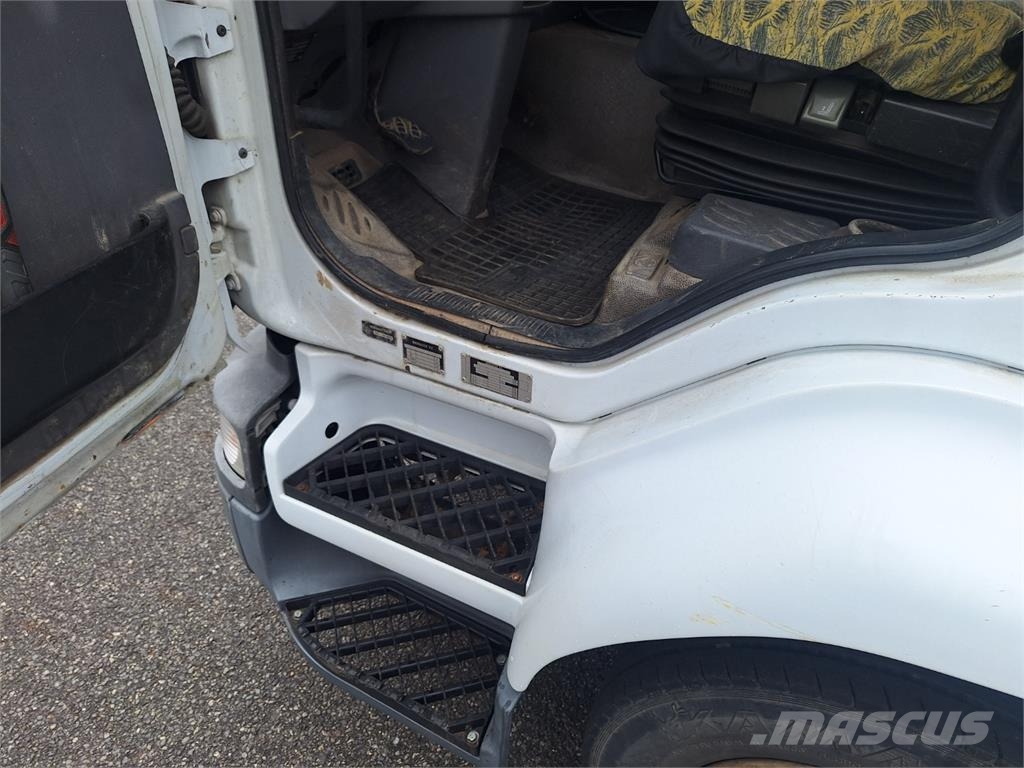Renault MIDLUM 180.12 Chassis met cabine