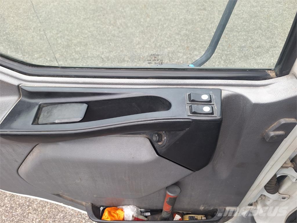 Renault MIDLUM 180.12 Chassis met cabine