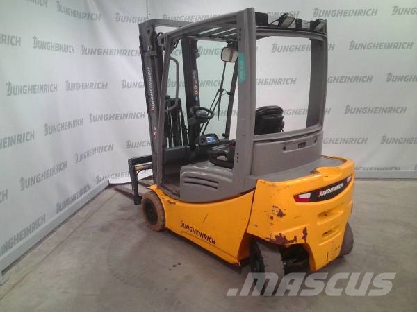 Jungheinrich EFG 320 Elektromos targoncák