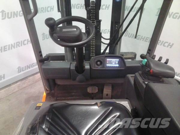 Jungheinrich EFG 320 Elektromos targoncák