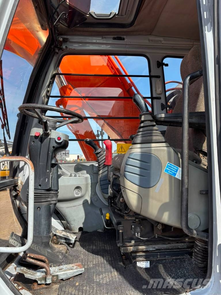Fiat-Hitachi EX 135 W حفارات بعجل
