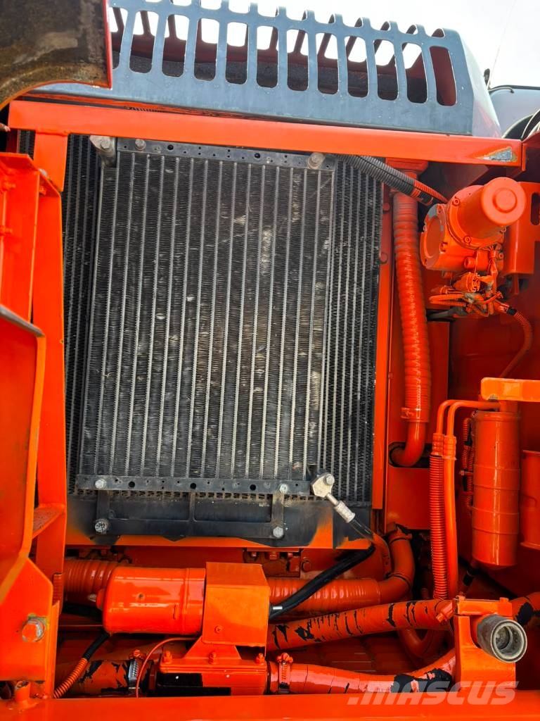 Fiat-Hitachi EX 135 W حفارات بعجل