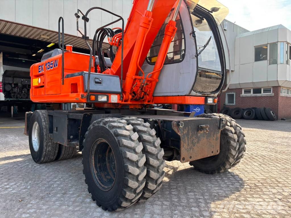 Fiat-Hitachi EX 135 W حفارات بعجل