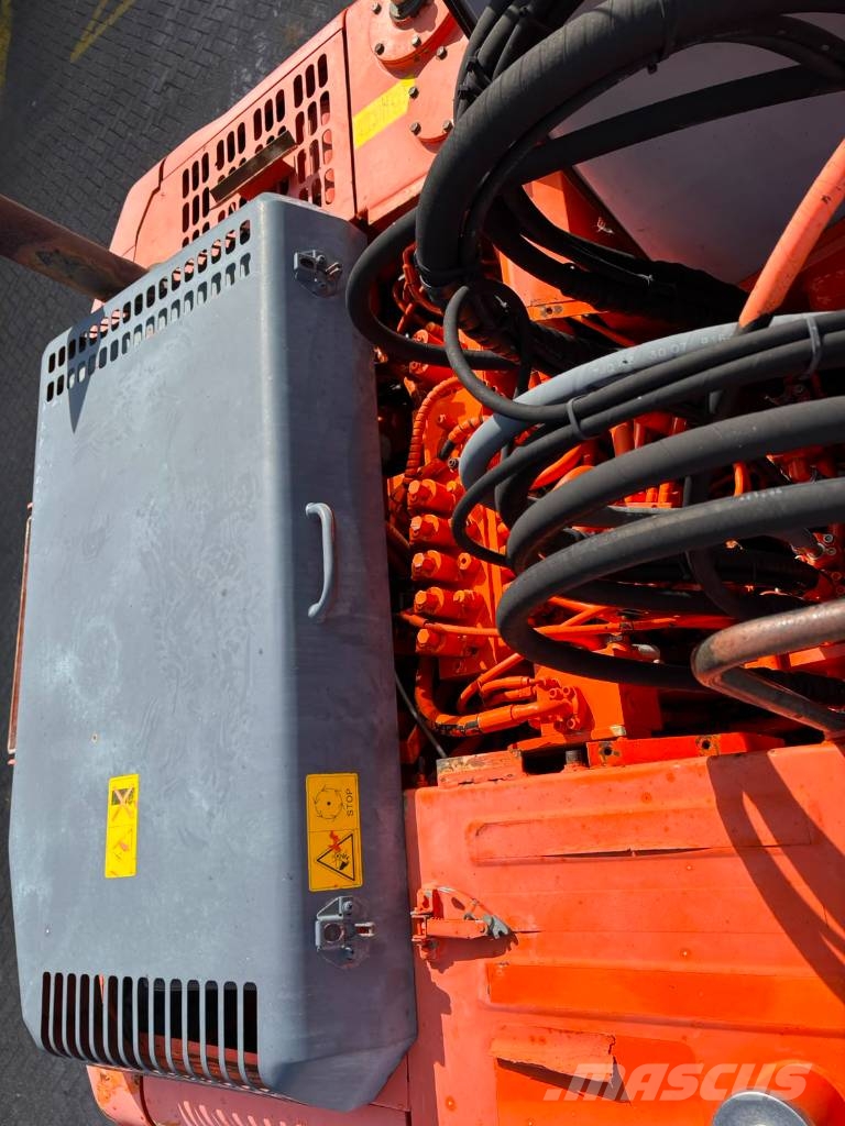 Fiat-Hitachi EX 135 W حفارات بعجل